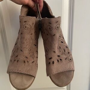Perforated Beige Leather Summer Peep-Toe Booties 37 - New Condition